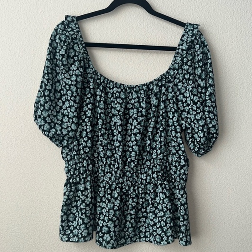 Floral peplum style off shoulder blouse. EUC